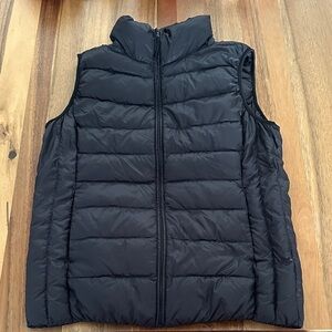 Uniqlo Ultralight Down Black Puffer Vest